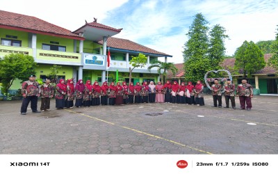 MI & MTs AL-HIKMAH Rayakan Hari Amal Bhakti ke-79 dengan Semangat Kebersamaan