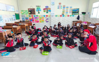 MI Al-Hikmah Mulai Program Makan Bergizi Mandiri Siswa Kelas 1 Jadi Pelopor